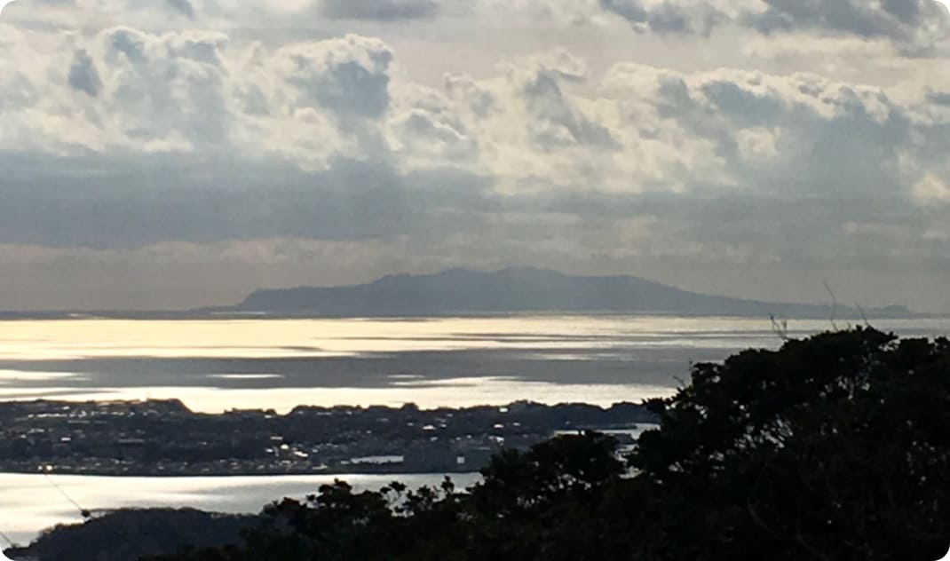 [写真] 港の堤防