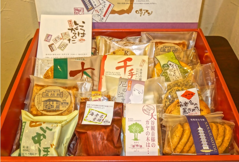 ロールケーキで有名なロリアン洋菓子店の「海老名いろはがるた」【食のコラム】