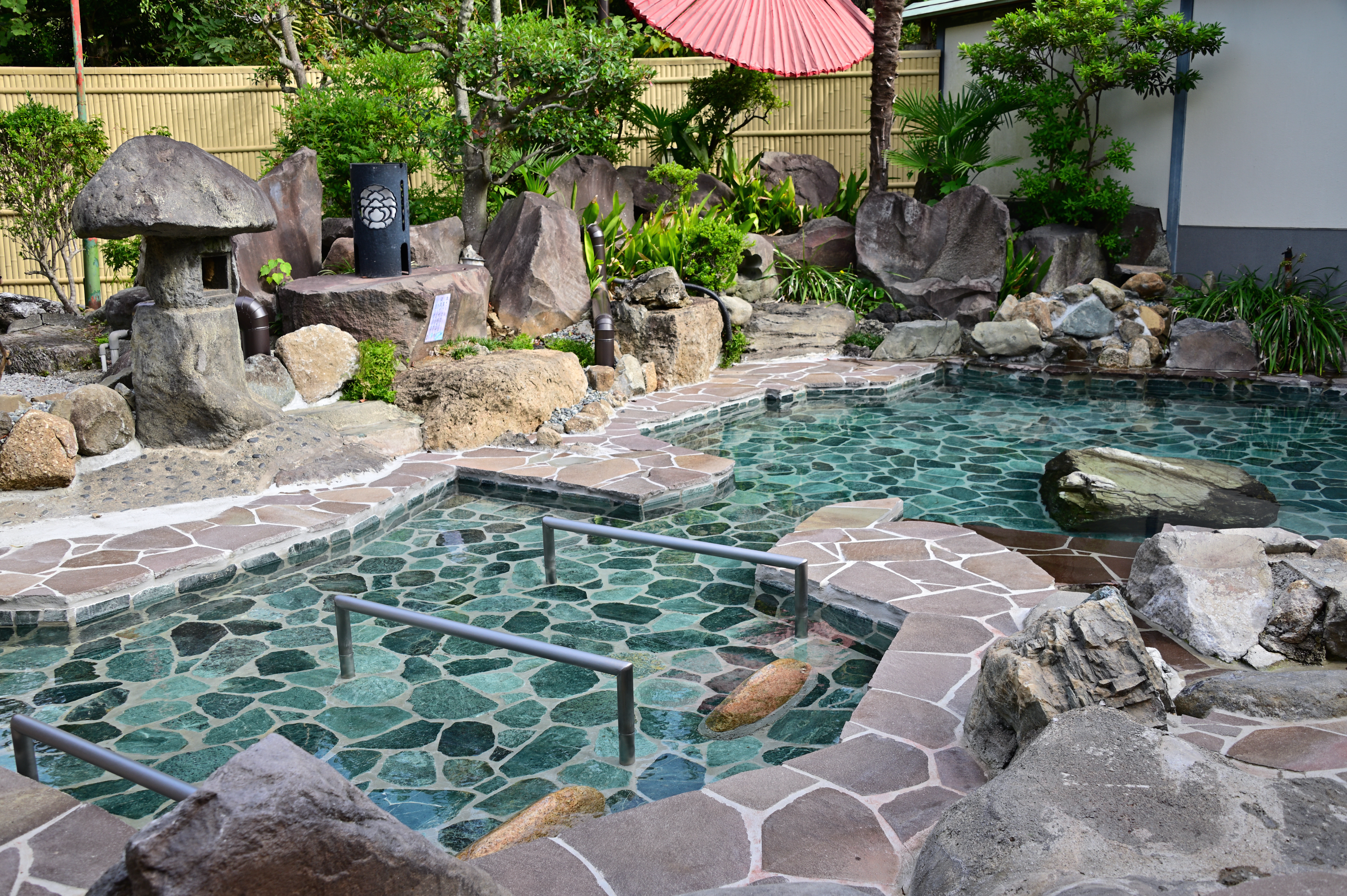 温泉と静けさが奏でる、心を癒すヒーリングスポット