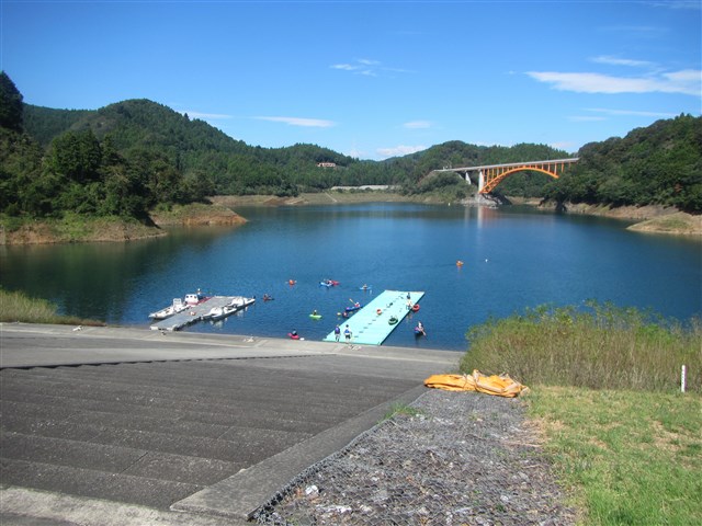 神奈川県立宮ケ瀬湖カヌー場