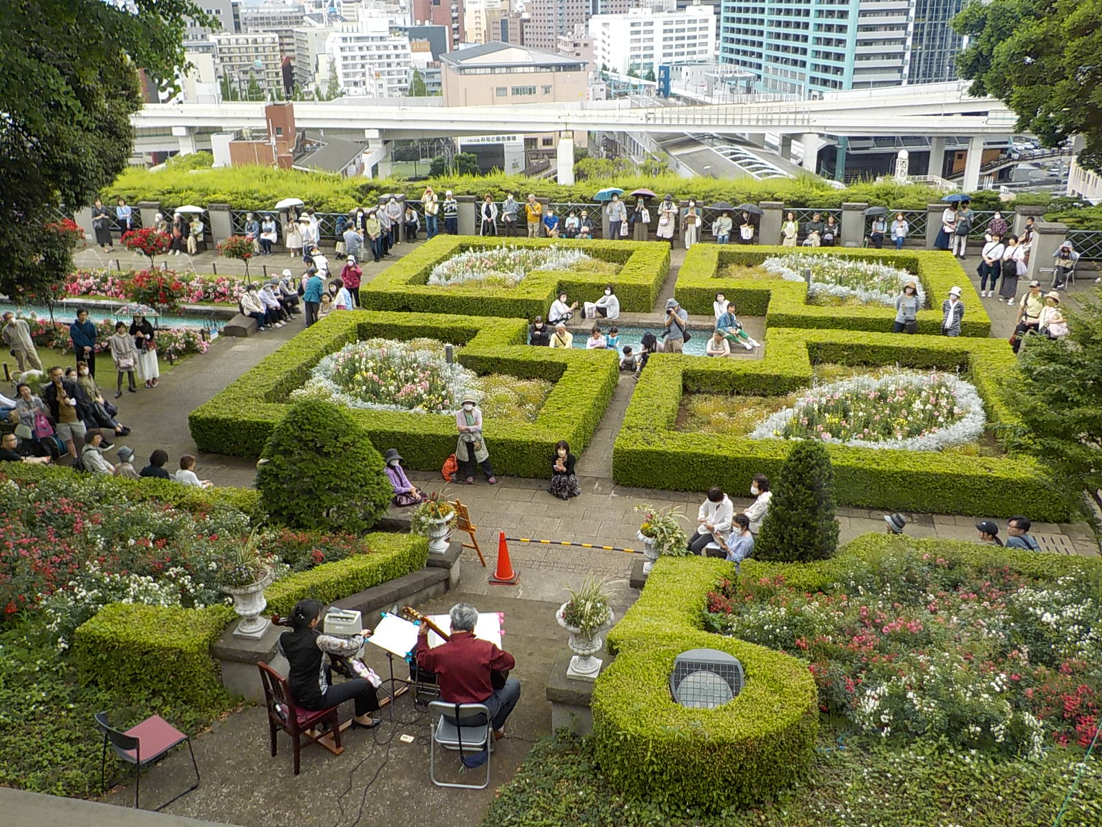 開催終了】山手イタリア山庭園ガーデンコンサート「Rose Garden Picnic