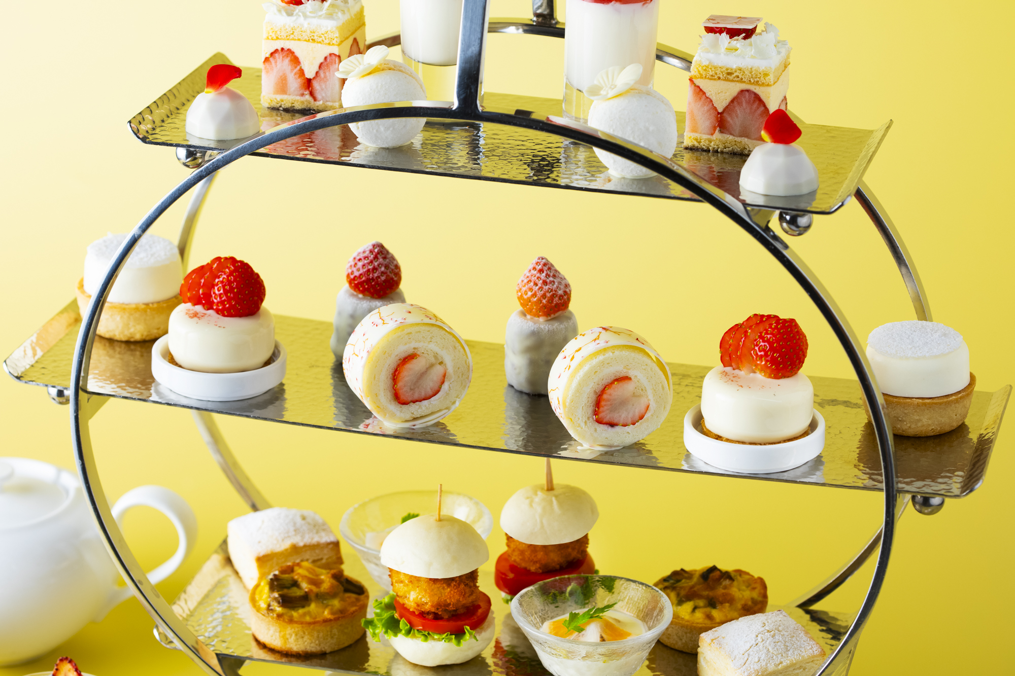 【開催終了】ハイアット リージェンシー 横浜「ホワイトストロベリー・アフタヌーンティー」